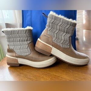 Merrell Women's Haven Bluff Brown Quilted & Fur Lined Waterproof Winter Boots